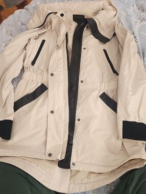 Danier Rain Jacket / Windbreaker